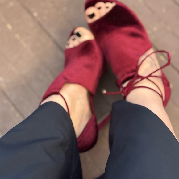 Aldo Tilley Burgundy Velvet Ankle Tie Peep Toe Heels - Picture 2 of 13